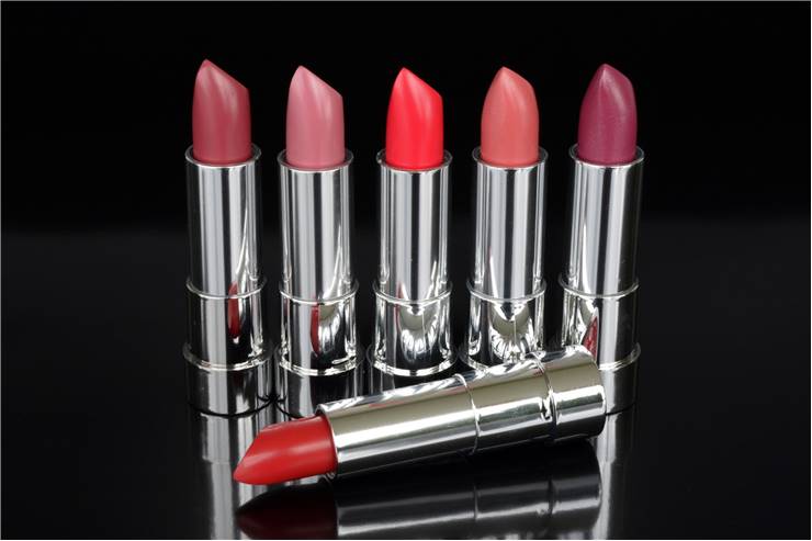 Red and Pink Lipsticks Shade